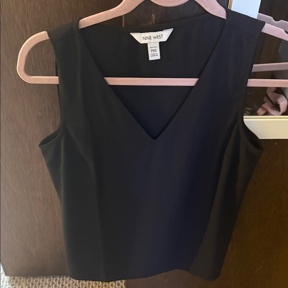 Nine West Black V‑Neck Sleeveless Shell